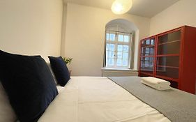Westminster Apartment Near River Thames
